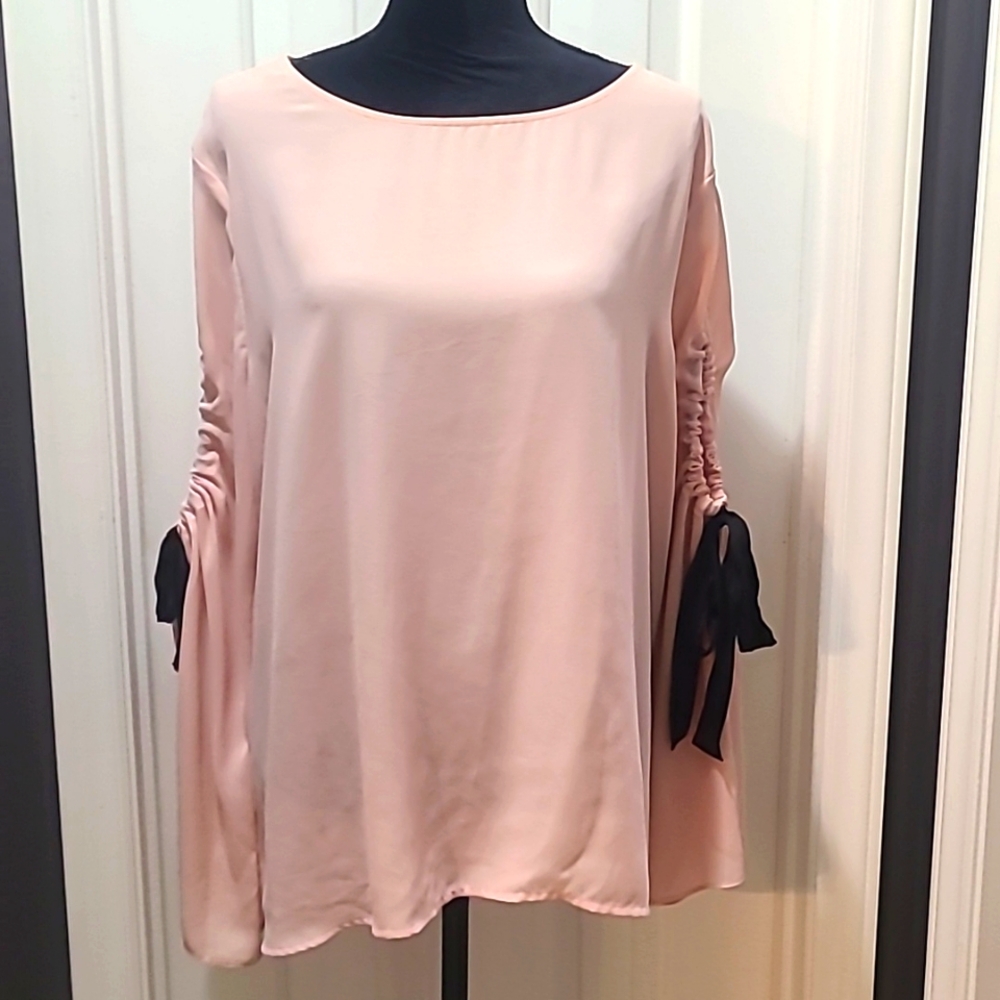 Blouse w/ Black Tied Sleeves